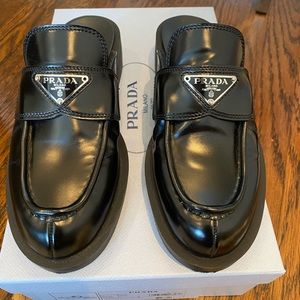 Prada leather loafer mule size 36 in black